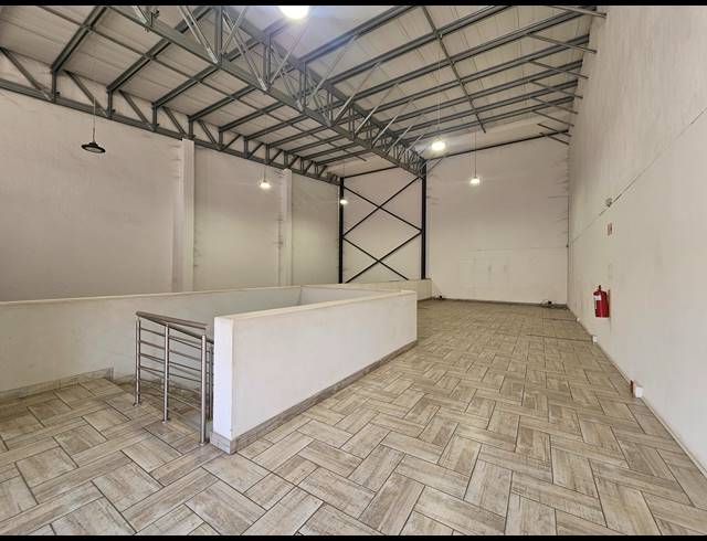 338M² WAREHOUSE TO LET IN LINBRO PARK